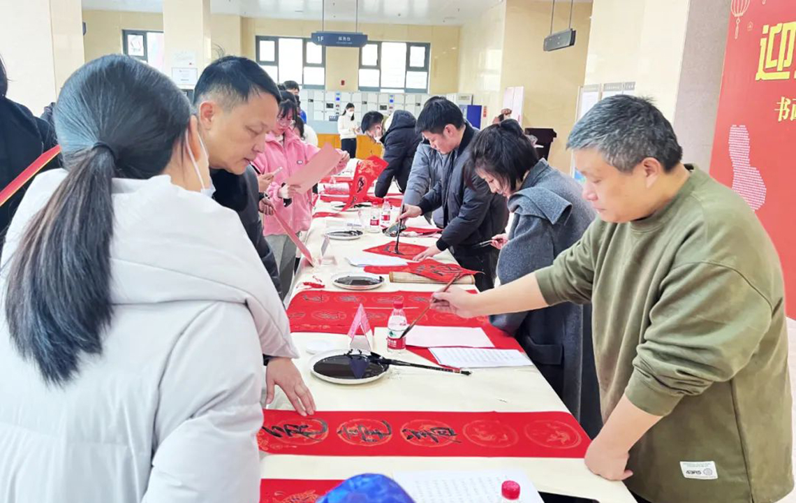 活动现场 | 岳阳市美术馆“迎新春、送万福”书画名家送春联进万家系列活动